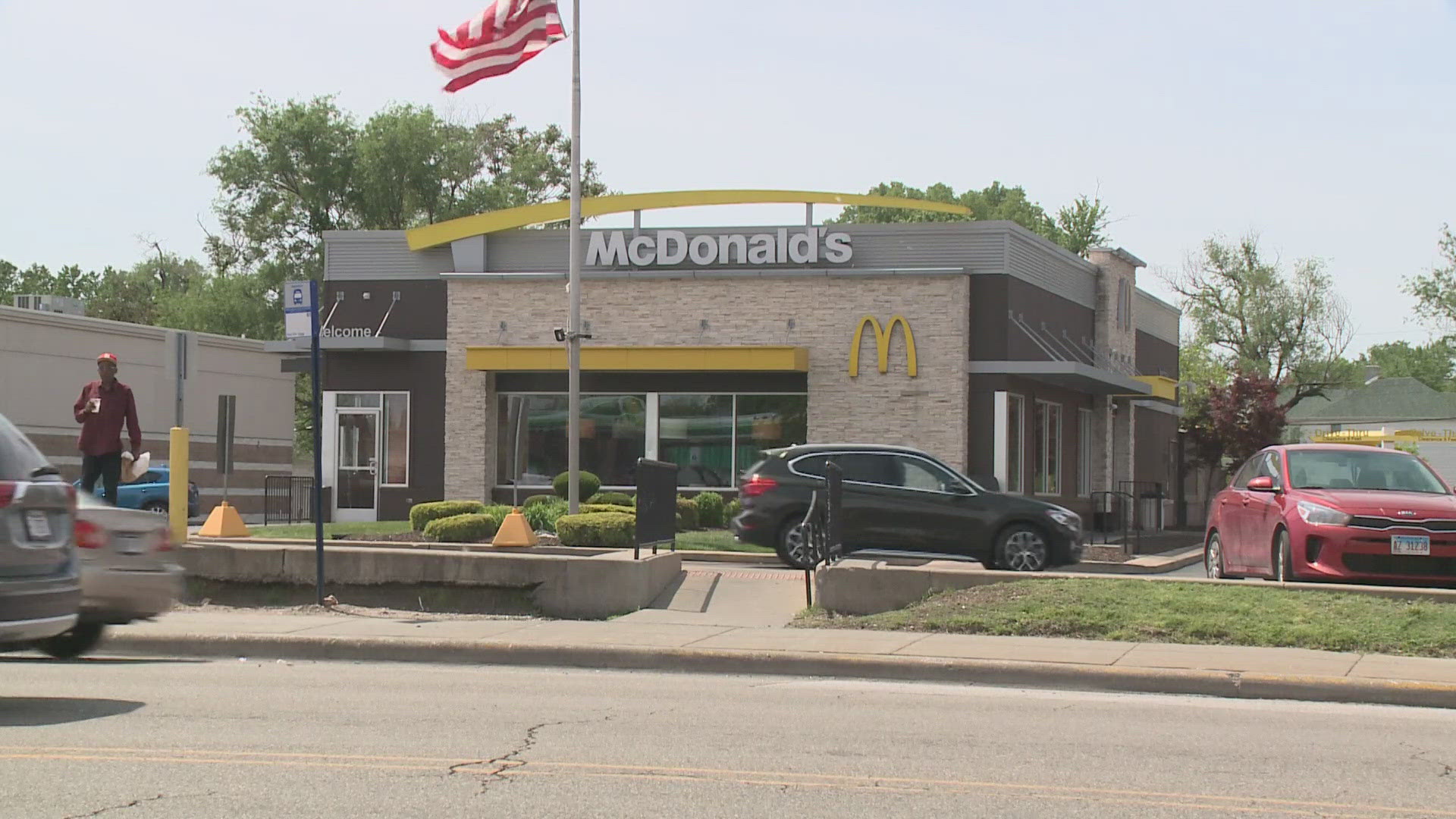 McDonald’s Shift Turns Violent: Teen Sent Home for Refusing Trash Duty, Mom Shot by Manager