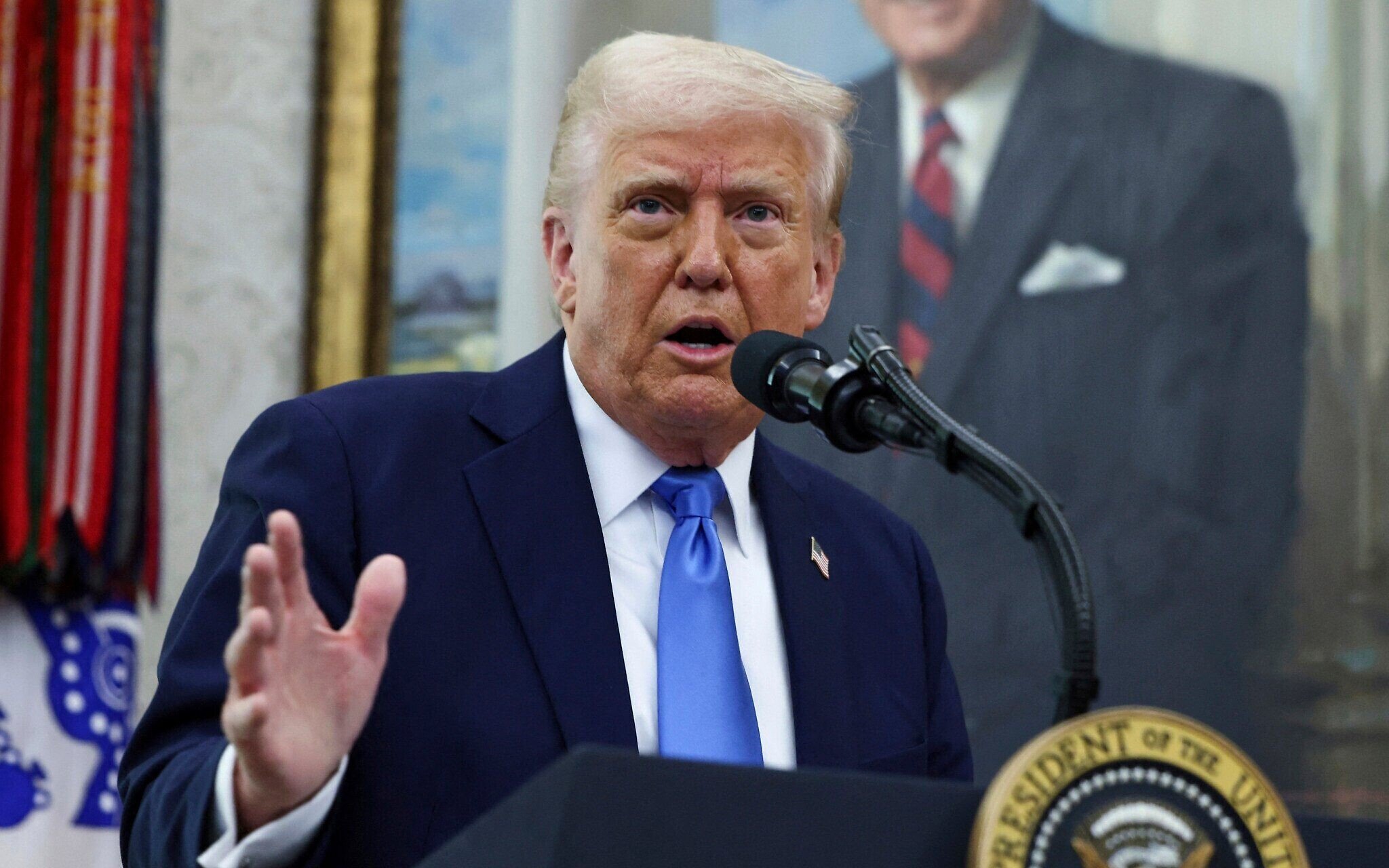 Trump Says U.S.–Iran Talks Back On After B0mb!ngs and M!ssile Str!kes