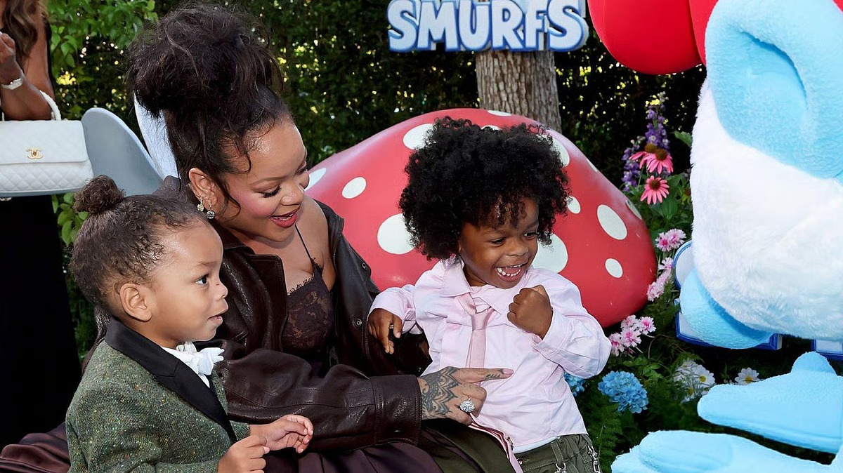 Pregnant Rihanna Stuns with Sons RZA and Riot at Smurfs L.A. Premiere!